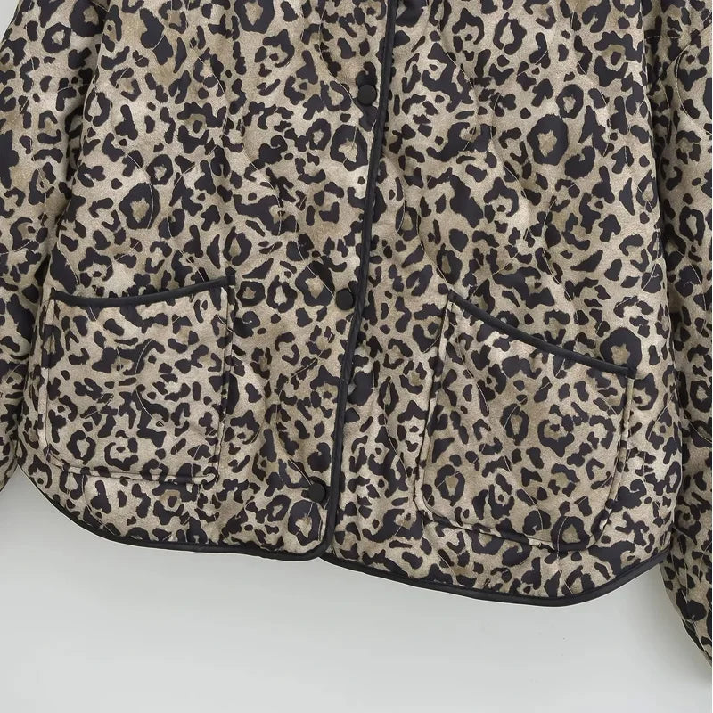 Chaqueta con estampado de leopardo