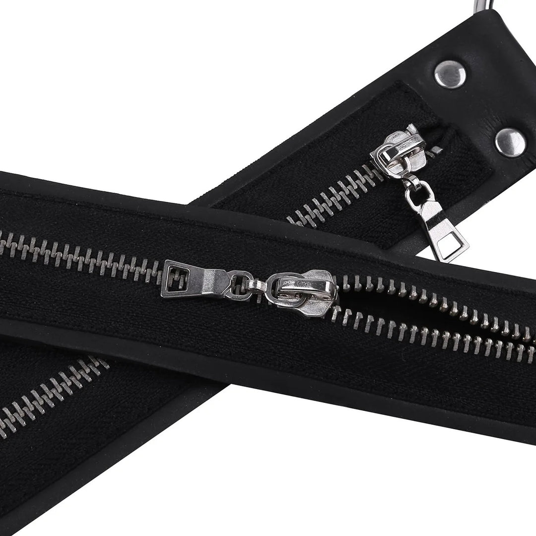 Correas de cuero con cremalleras